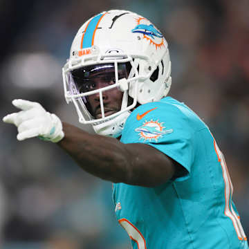 The Dolphins Must Sit Tyreek Hill for Their Super Bowl Hopes